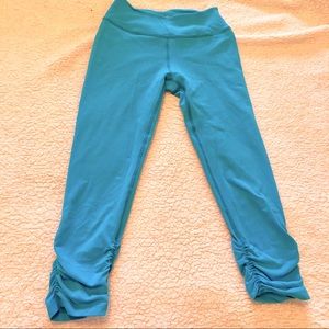 Beyond Yoga blue scrunch ankle leggings XS